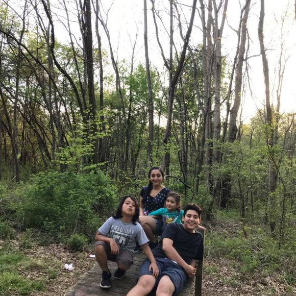 Meet your Posher, Idalia - Picture 1 of 1